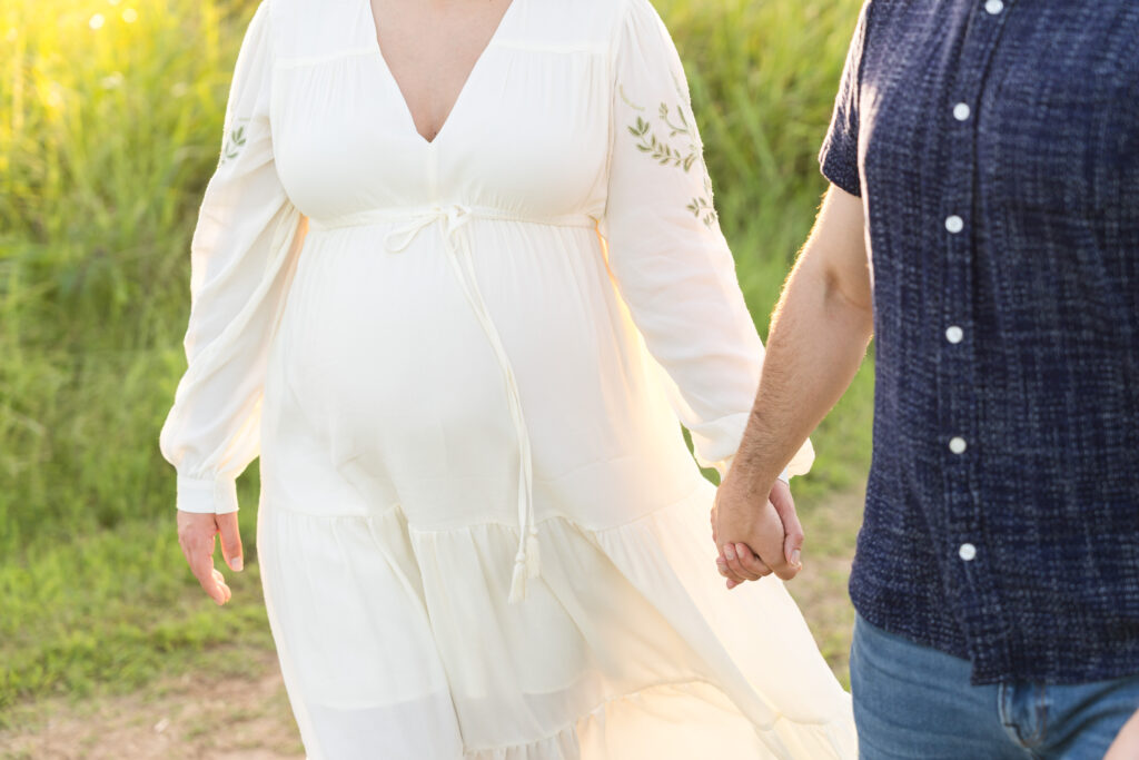Best Outdoor Locations for Maternity Photos in Austin